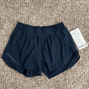 NWT Lululemon Hotty Hot LR Short 4” Lined